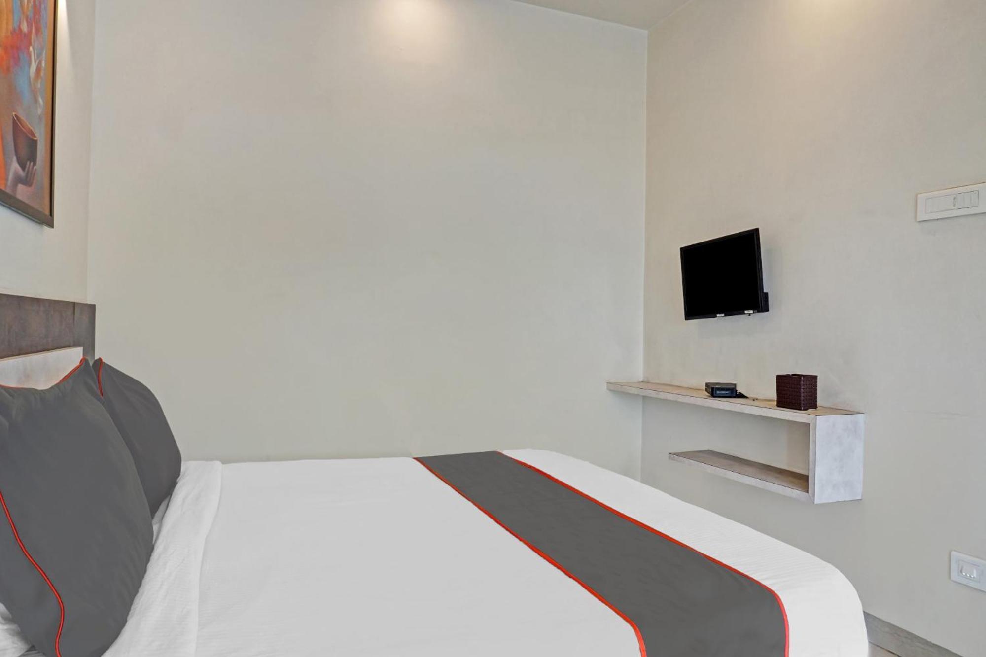 Collection O Royce Studios Near Pune Airport Extérieur photo